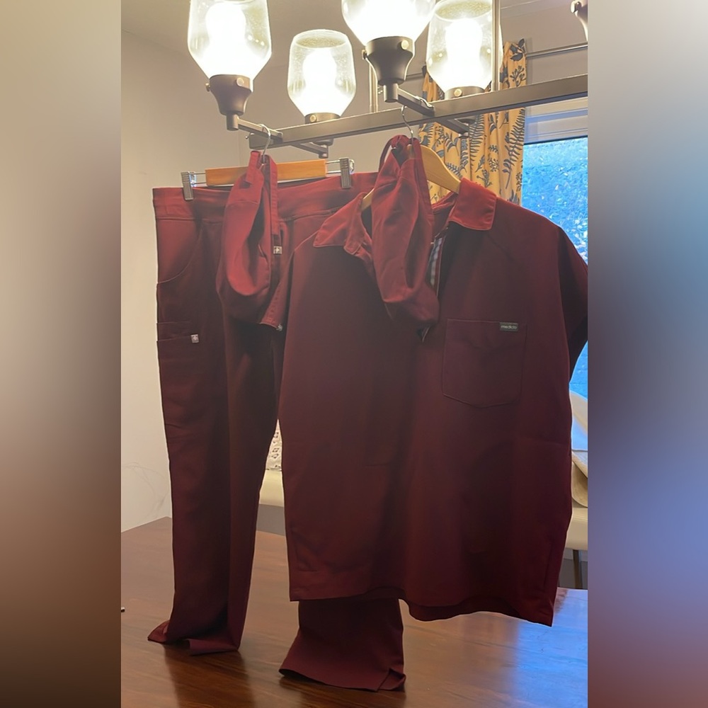 Figs set burgundy